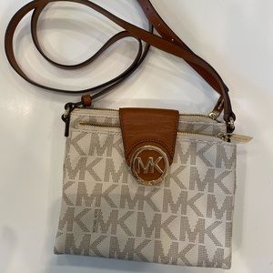 Michael Kors Fulton Vanilla Cossbody bag.